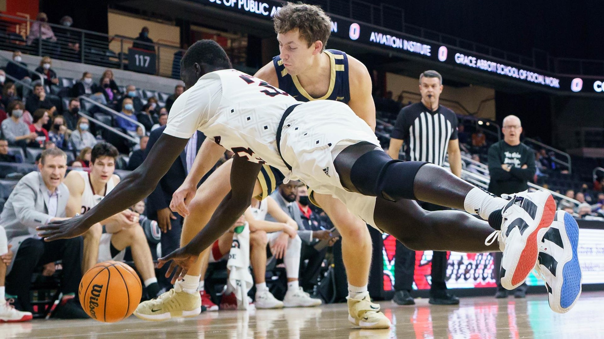 Nebraska-Omaha Mavericks vs. Oral Roberts Golden Eagles at Baxter Arena