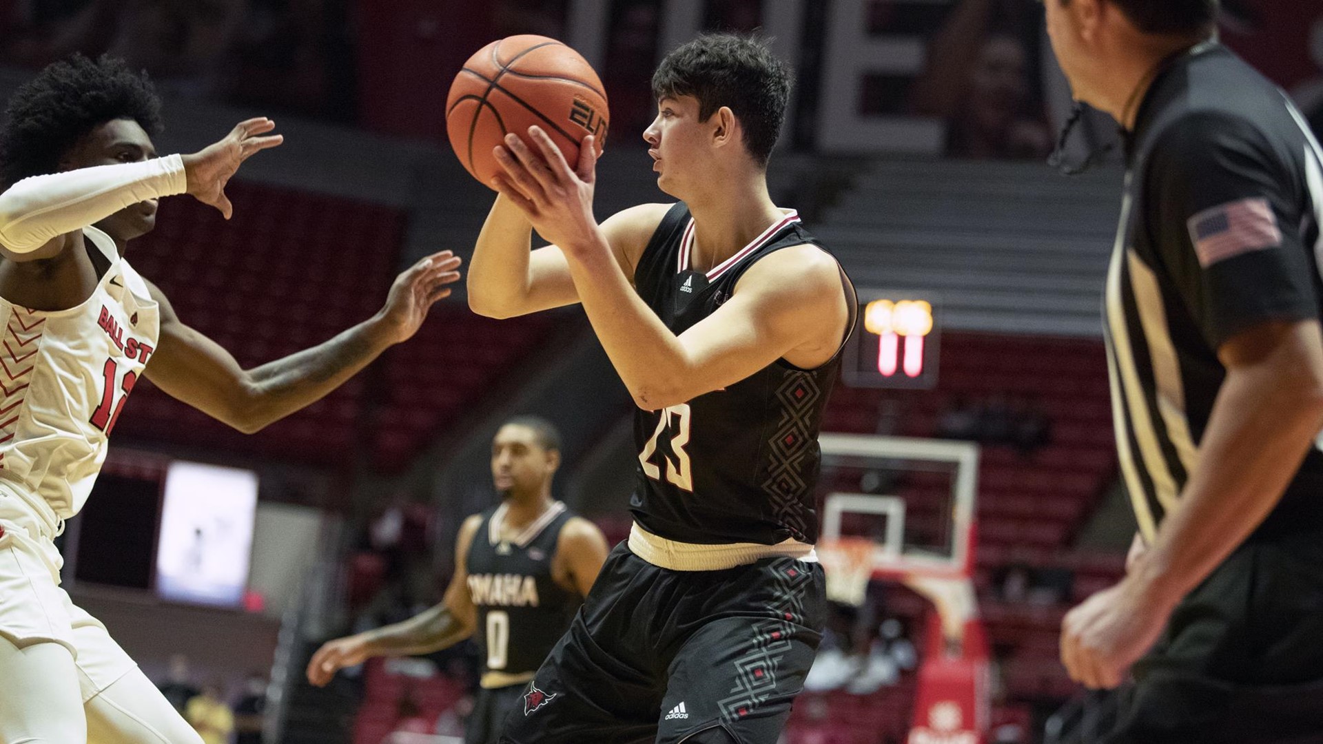 Nebraska-Omaha Mavericks vs. Ball State Cardinals at Baxter Arena